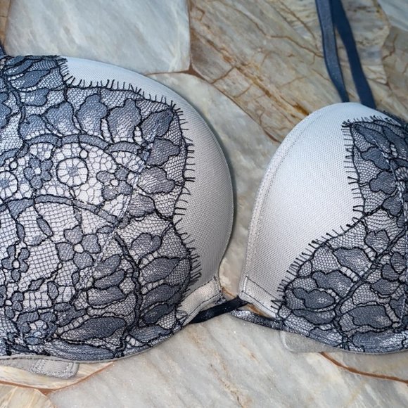 32B VS Bombshell Gray Lace Shimmer Chantilly Lace Push-up Bra - Picture 3 of 9